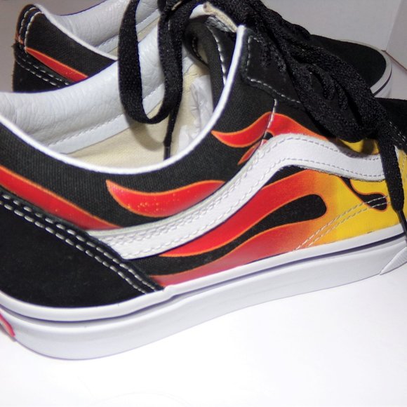 VANS MENS 6.5 WOMENS 8 REALLY COOL WITH FLAMES ON THE SIDE LIKE NEW LOVE THEM! - Picture 12 of 12